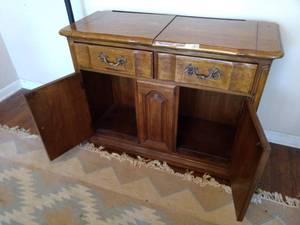 lot 8975 image: Bernhardt server