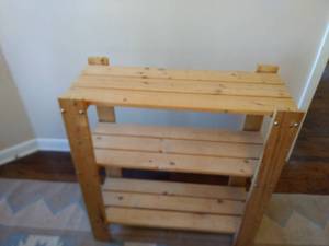 lot 8979 image: Nice wood stand