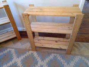 lot 8980 image: Nice wood stand