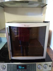 lot 8981 image: magic chef wine cooler