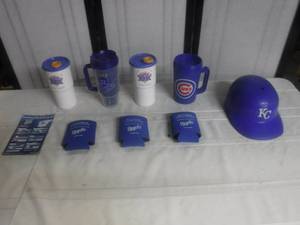 lot 8930 image: Mixed lot of baseball and foot ball fan items