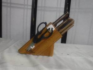 lot 8950 image: Chicago cutlery knives