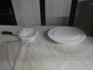 lot 8951 image: Corning ware serving platter and mini casserole dish
