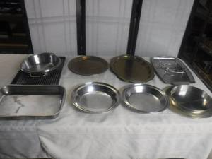 lot 12449 image: Baking pans and serving platters lot