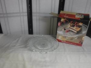 lot 12466 image: Pedestal cake server