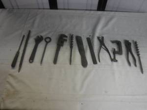 lot 12474 image: Lot of vintage tools