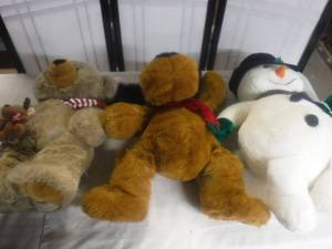 lot 12478 image: Christmas Stuffed animals