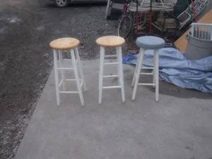 lot 12492 image: 3 bar stools