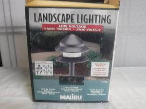 lot 12505 image: Landscape lighting