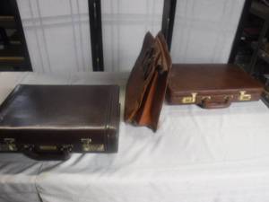 lot 12514 image: Brief case lot