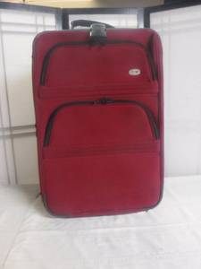 lot 12518 image: Ascot brand rolling suitcase
