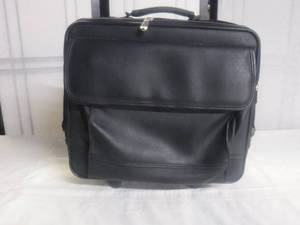 lot 12520 image: Leather brief case