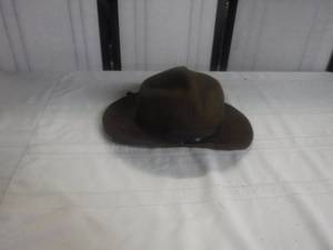 lot 12526 image: Campaign size 7 38 felt hat