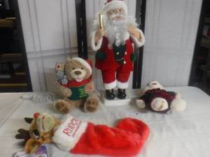 lot 12545 image: Santa and more Christmas items