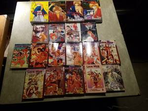 lot 19136 image: Lot of 19 Manga Books -- Includes Rurouni Kenshin and Love Hina