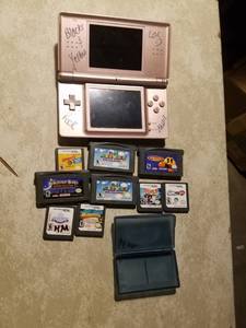 lot 19145 image: Nintendo DS Portable Game System and Games