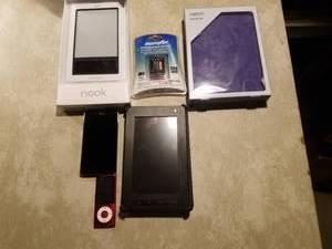 lot 19146 image: E Readers and Other Electronics Lot