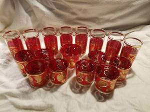 lot 19165 image: Ornate Glassware Set of 16