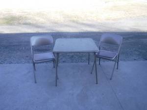lot 12567 image: Table and chairs