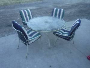 lot 12577 image: Nice outdoor patio
