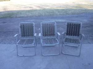 lot 12578 image: 3 folding lawn chairs