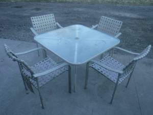 lot 12579 image: outdoor patio set