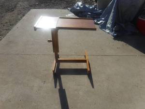 lot 12622 image: Side table on wheels
