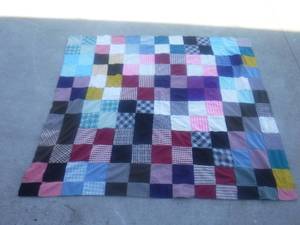 lot 12643 image: Large quilt