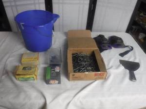 lot 12666 image: Miscellaneous garage items