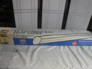 lot 12699 image: 48 Fluorescent Shop Light