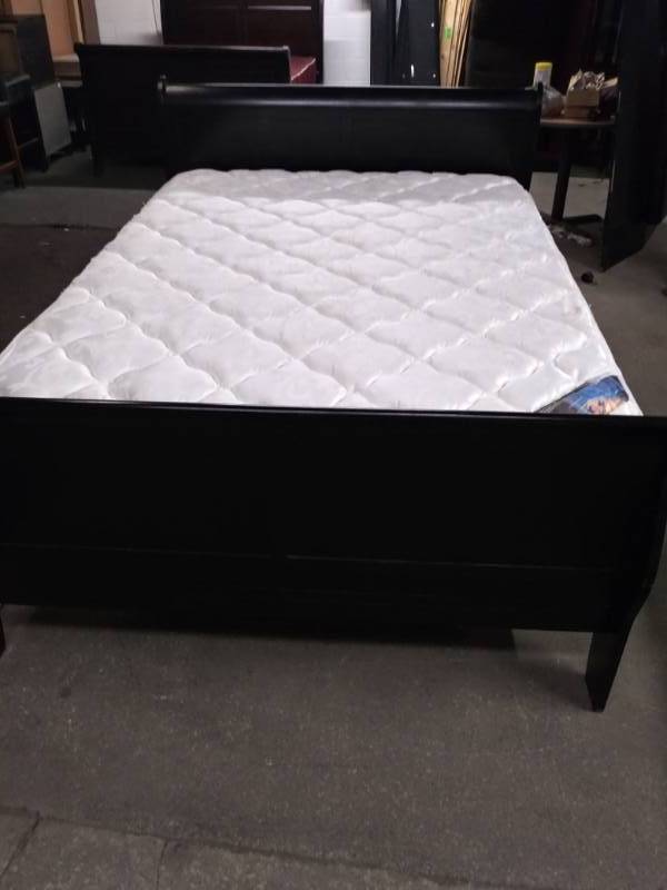 Really Nice Queen Size Sleigh Bed Queen Size Beds Dressers