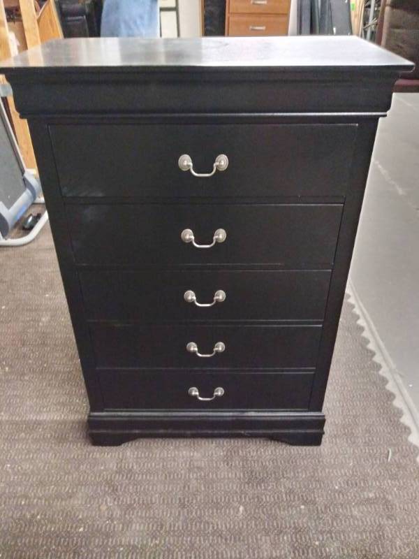 Very Nice 5 Drawer Upright Dresser Queen Size Beds Dressers