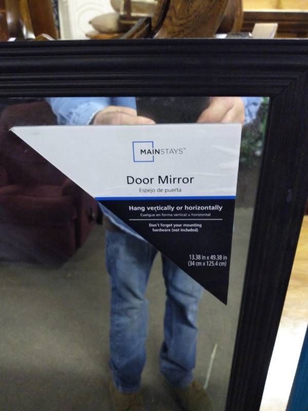 Lot Of 4 Mainstays Wall Mirrors Queen Size Beds Dressers