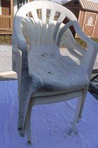 lot 11004 image: Three Outdoor Plastic Chairs