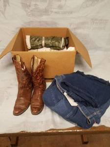 lot 11469 image: Boots, Jeans, Shoes, and More Lot