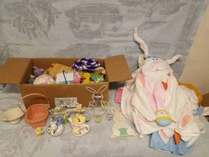 lot 11470 image: Huge Easter Lot