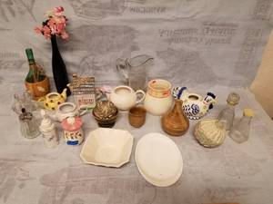 lot 11472 image: Decorative Teapots and More
