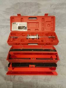lot 11484 image: Slide Hammer and Warning Triangle Flare Kit