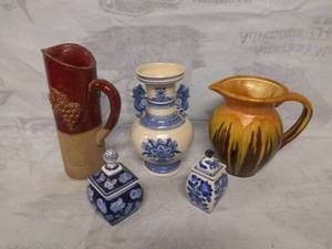 lot 11507 image: Decorative Pottery Lot