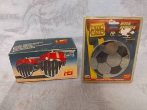 lot 11510 image: Car Horn Kit and Receiver Hitch Cover New Old Stock