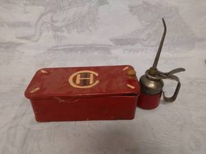 lot 11515 image: CH Tool Box with Oil Can and Holder