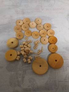 lot 11531 image: Wooden Craft Wheels and Pegs