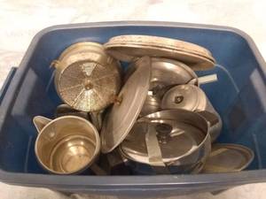 lot 11579 image: Percolators and More Kitchenware Lot