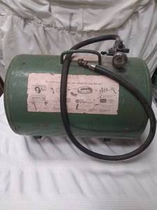 lot 11595 image: 9 Gallon Air Bubble