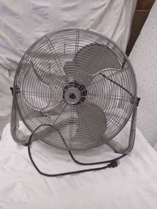 lot 11601 image: Metal Fan Works Good