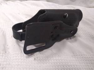 lot 11615 image: Safariland Pistol Holster Law Enforcement Style
