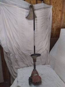 lot 11626 image: 25cc Weedwacker 17