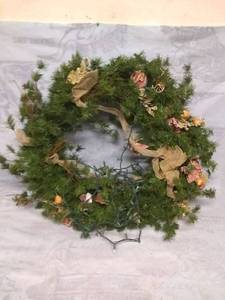 lot 11634 image: Large Decorative Wreath With String Lights