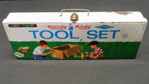 lot 108 image: Vintage 1972 Handy Andy Metal Tool Set  Box No.14