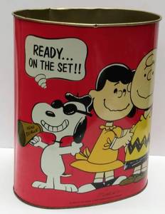 lot 125 image: 1969 Peanuts Charlie Brown  Baseball Trash Can  w Snoopy & Lucy
